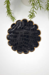 Çiçek Şeklinde Siyah Suni Timsah Derisi Kumaş Nakışlı Kokteyl Peçetesi 1 Adet